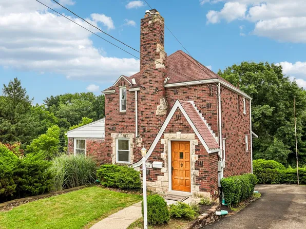 Classic stone home for sale in Pennsylvania representing local architecture