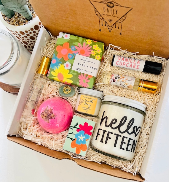Spa-themed Quinceañera surprise gift box with personalized items