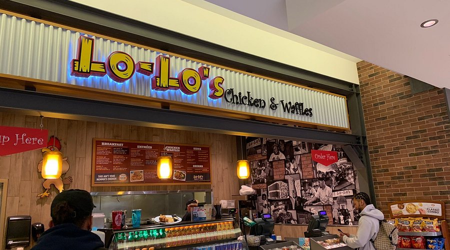 Interior of Lo-Lo's Chicken and Waffles restaurant