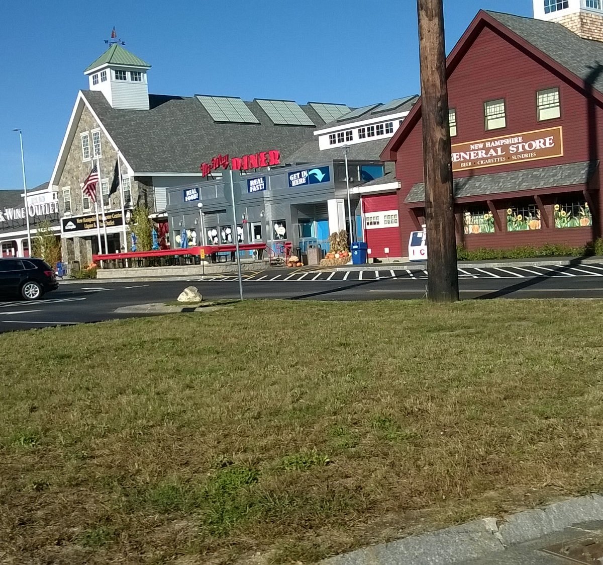 Exterior of a New Hampshire State Liquor Store and safety rest stop